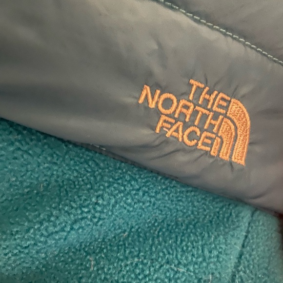 The North Face Teal Insulated Jacket - Picture 3 of 7